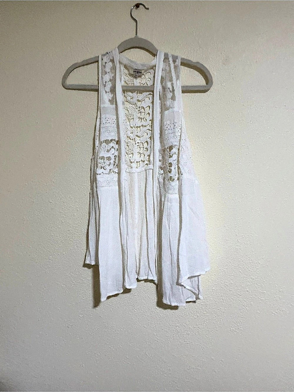 Umgee Lace Detail Tank Vest Top in White Size Small/Medium